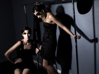 Photographie : Hilda Clem
Make-Up : Griphée
Coiffure : Hilda Clem assistée de Griphée :)
Modèles : Kâlyane et Natacha