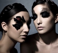 Photographie : Hilda Clem
Make-Up : Griphée
Coiffure : Hilda Clem assistée de Griphée :)
Modèles : Kâlyane et Natacha